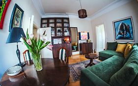 Crown Apartment With Garden View